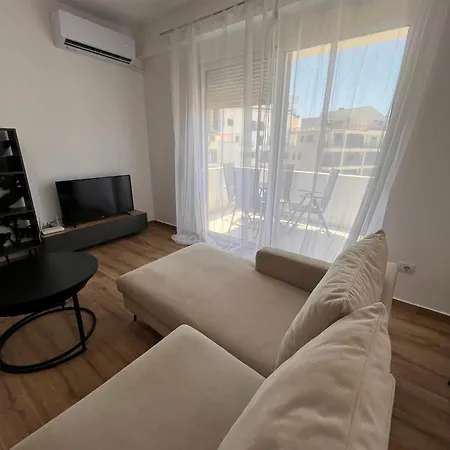 Expansive By Tok Apartment Golem (Tirana)