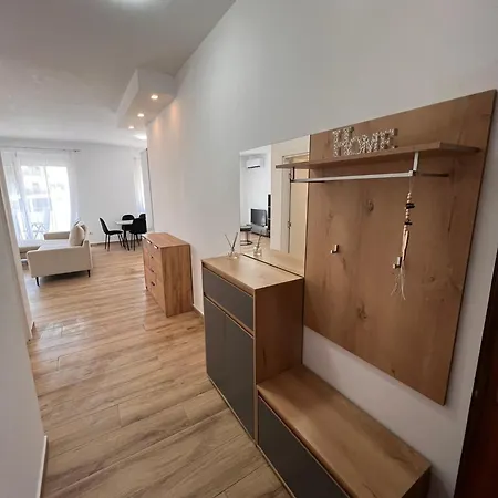 Expansive By Tok Apartment