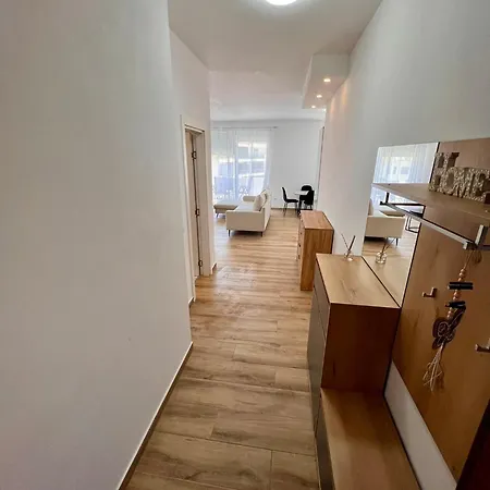 Expansive By Tok Apartment *